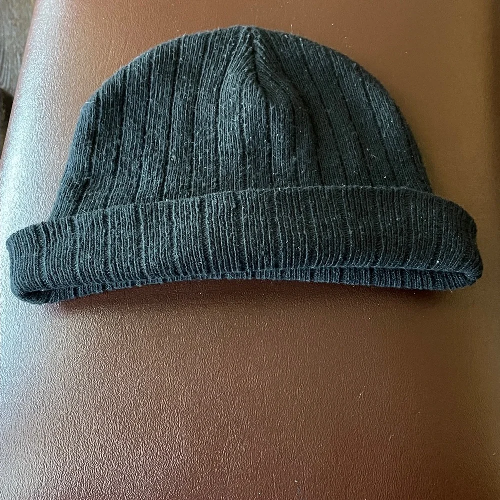 Unisex Adult One Size Black Beanie hat